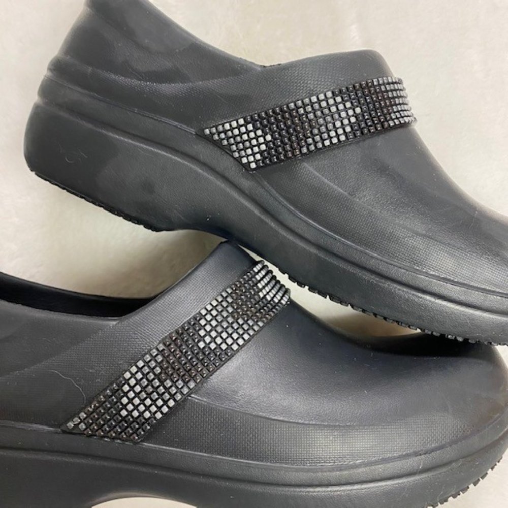 LIKE NEW Crocs Felicity Dual Comfort Non-Slip Nurse Work Clogs, size 10 - Picture 8 of 13